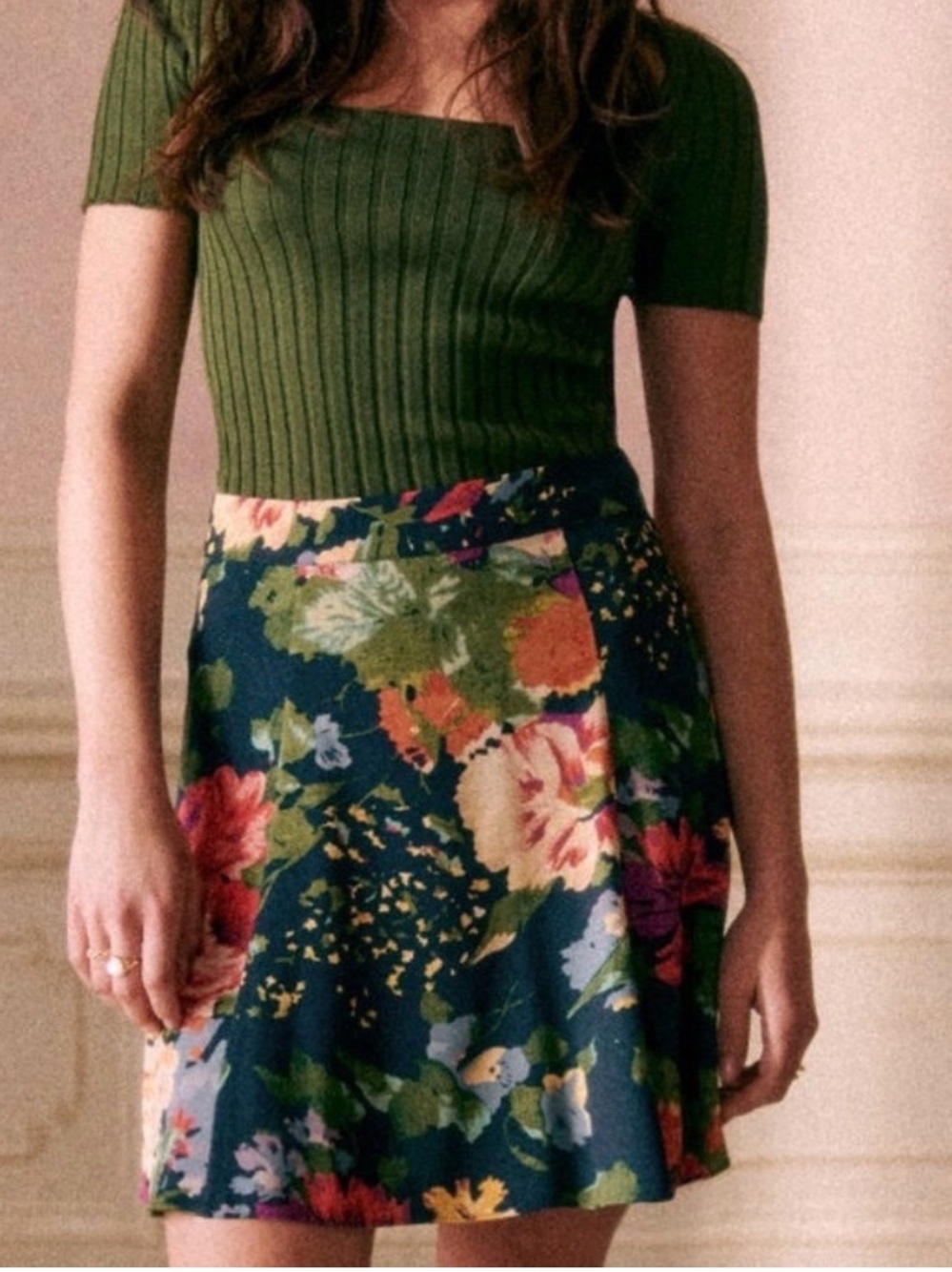 Sezane Mariata Skirt in
Trianon Print Floral A-Line
Mini Skirt in Navy NWT